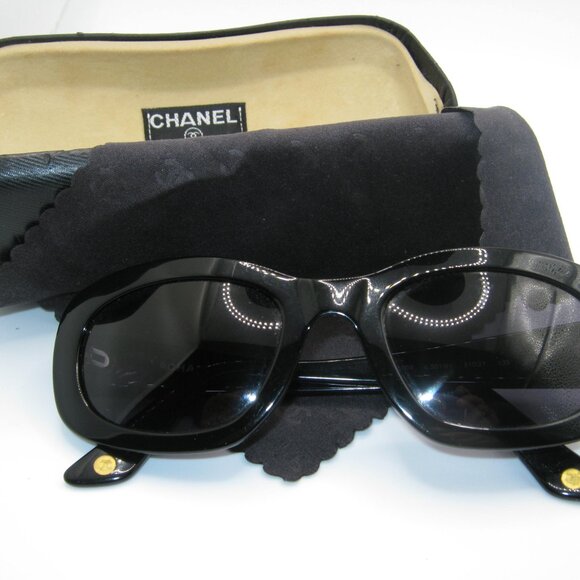 Rare Authentic Chanel 5009 Black Sunglasses w/quilted arms - Picture 6 of 9